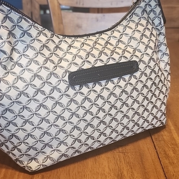 Dana Buchman Elegant Black and White Shoulder Bag - Picture 10 of 16